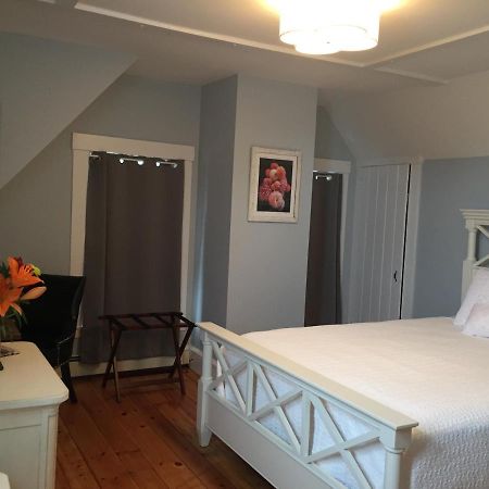 Sea Street Inn Hyannis Port Zewnętrze zdjęcie