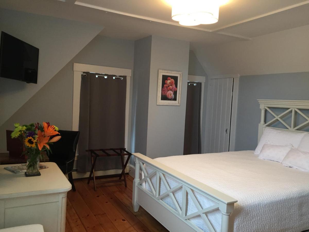 Sea Street Inn Hyannis Port Zewnętrze zdjęcie