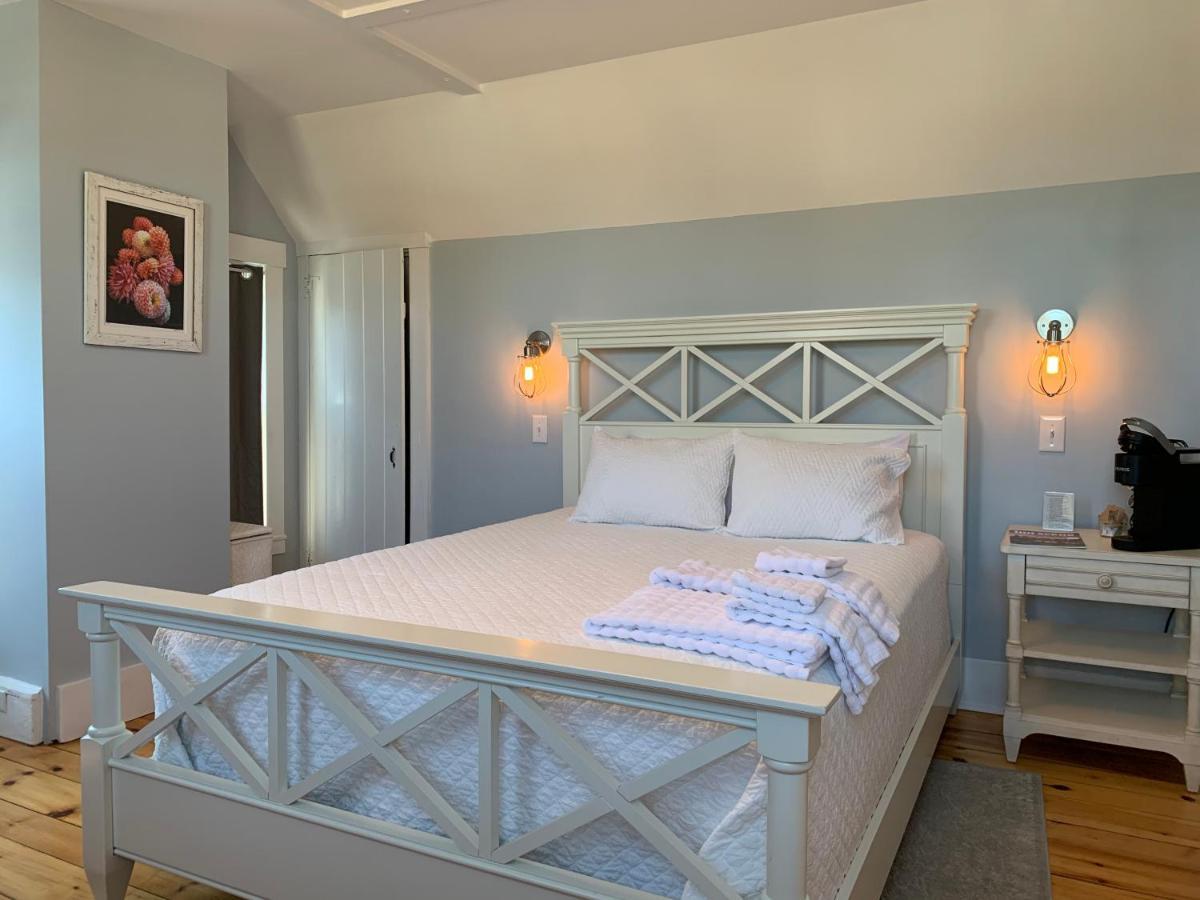Sea Street Inn Hyannis Port Zewnętrze zdjęcie